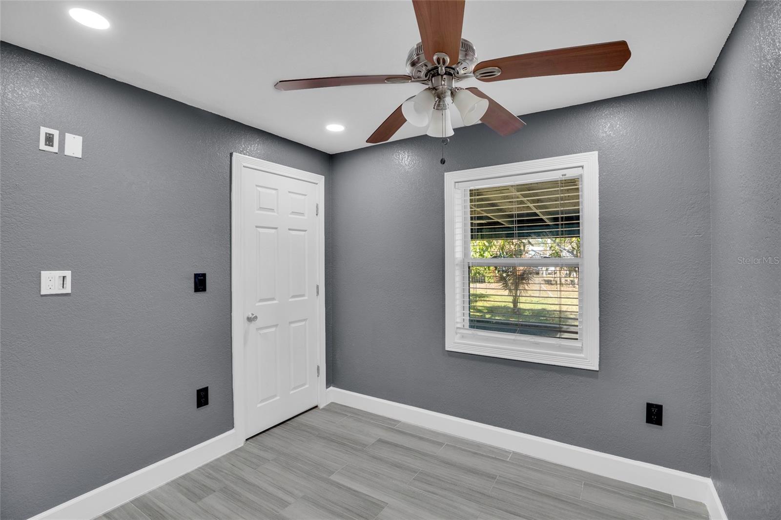 Image 17 of 28 For 3559 4th Street