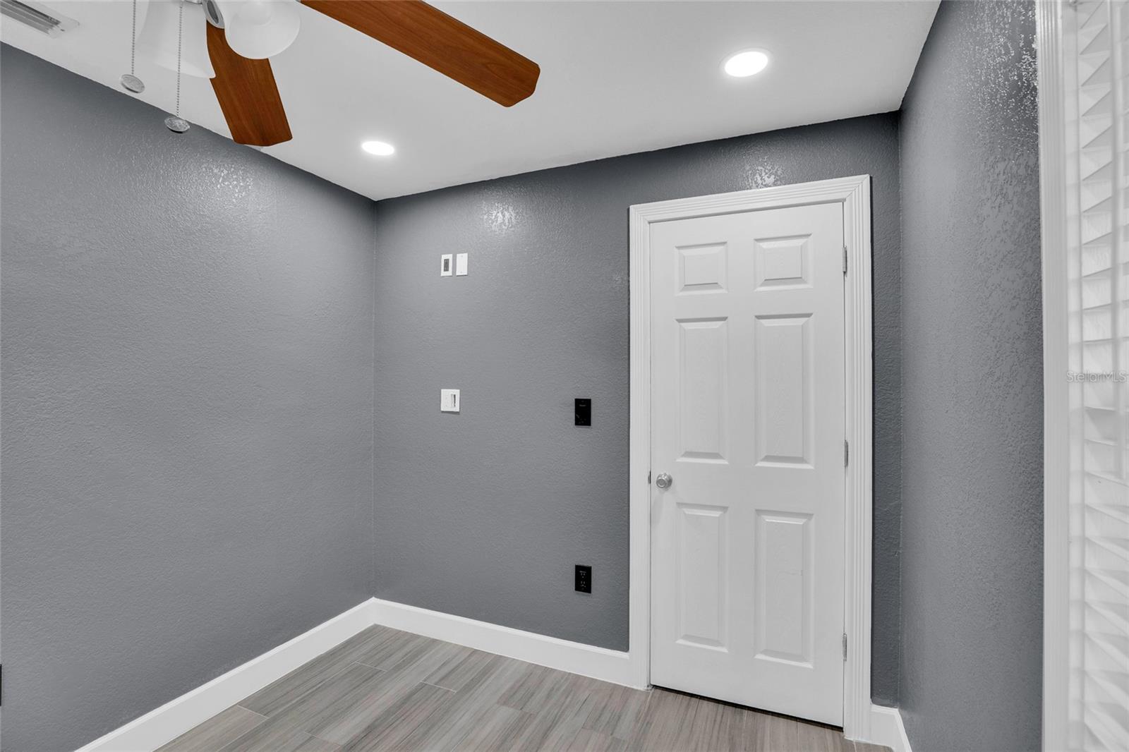 Image 18 of 28 For 3559 4th Street