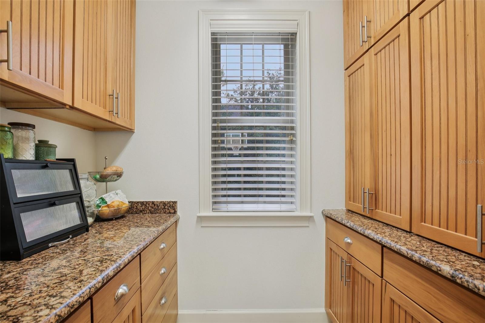 Image 27 of 77 For 15929 Ternglade Drive