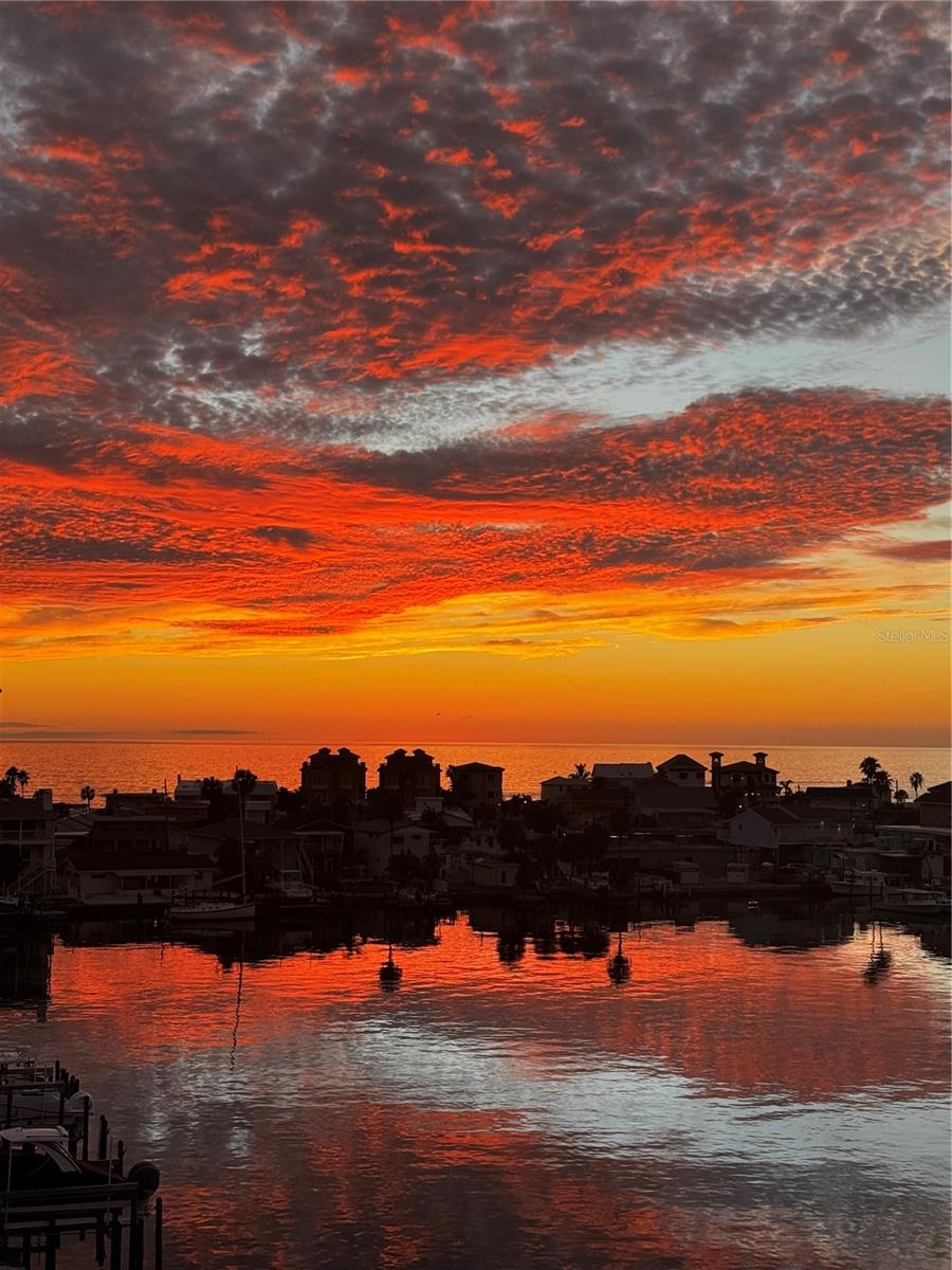 Image 41 of 44 For 17745 Gulf Boulevard 604