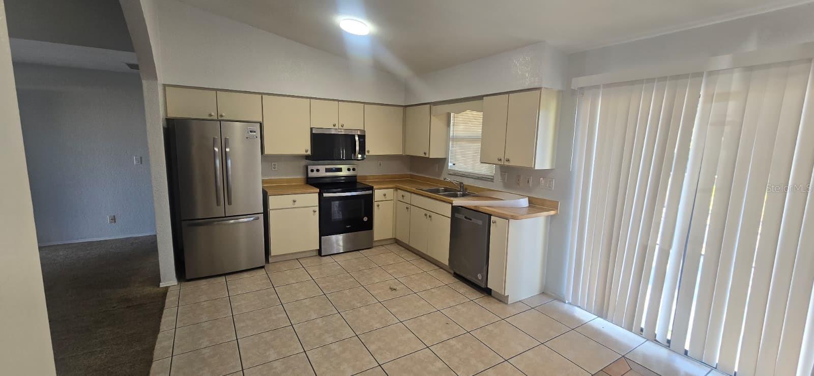 Image 4 of 13 For 525 Altoona Street Nw