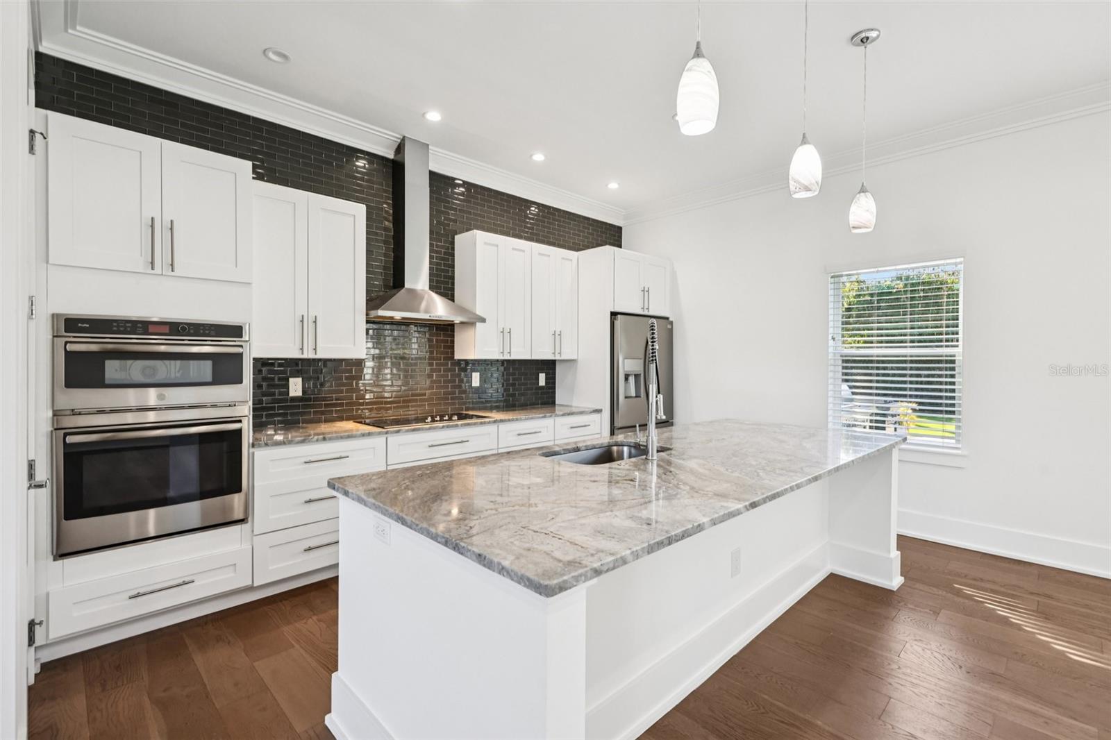 Image 10 of 45 For 2924 Huntington Street