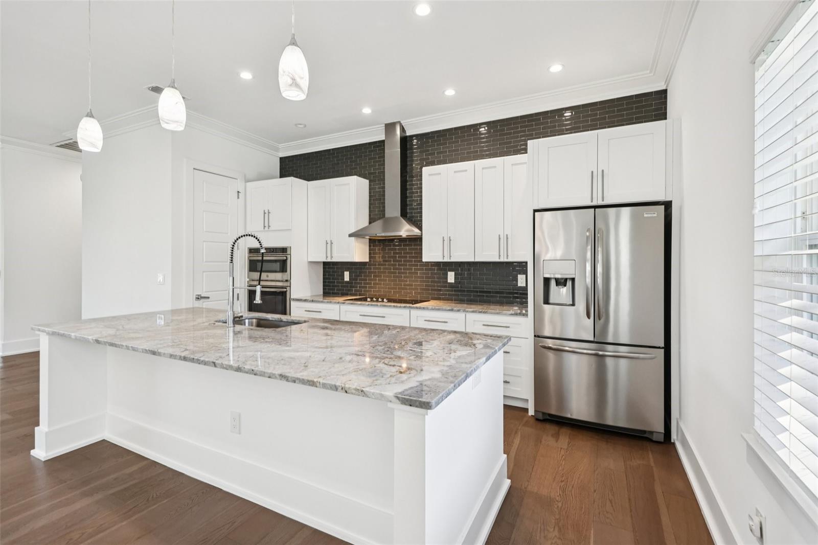 Image 11 of 45 For 2924 Huntington Street