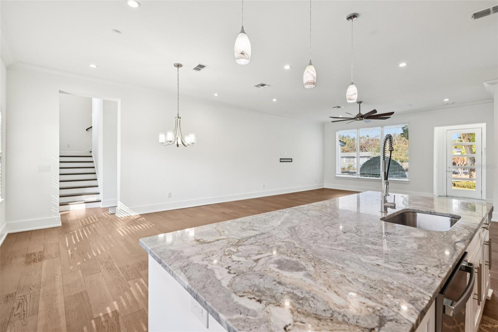 Image 12 of 45 For 2924 Huntington Street