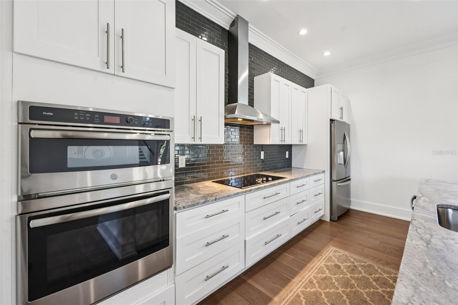 Image 14 of 45 For 2924 Huntington Street