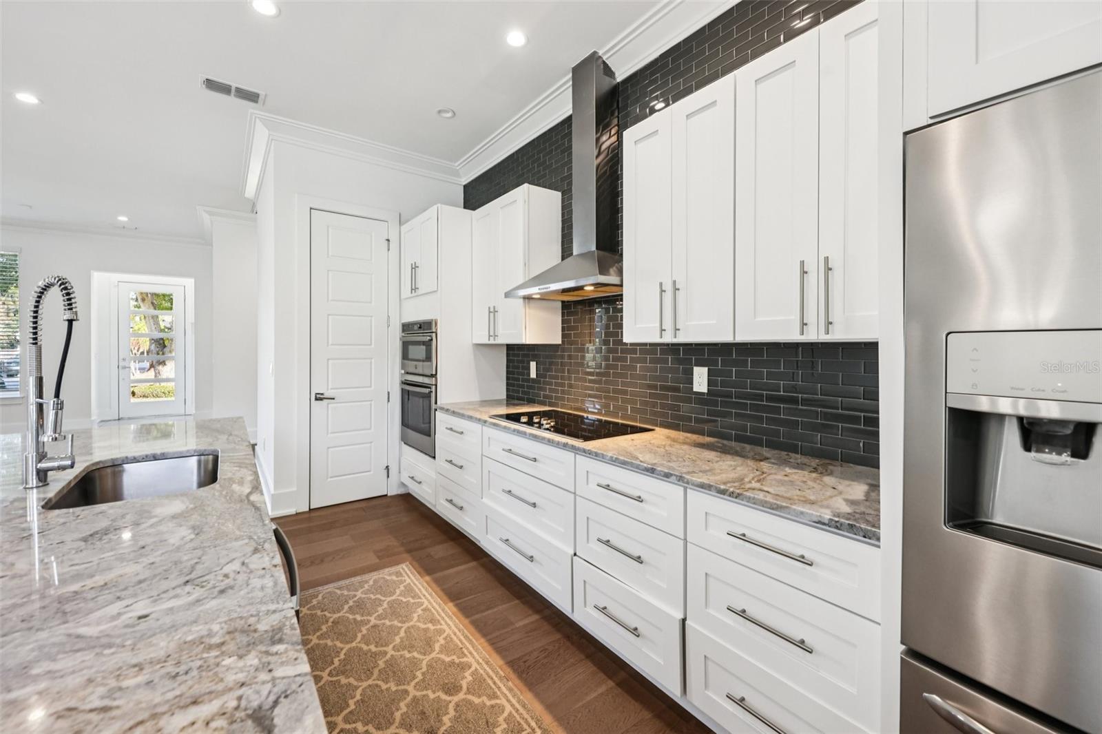 Image 15 of 45 For 2924 Huntington Street