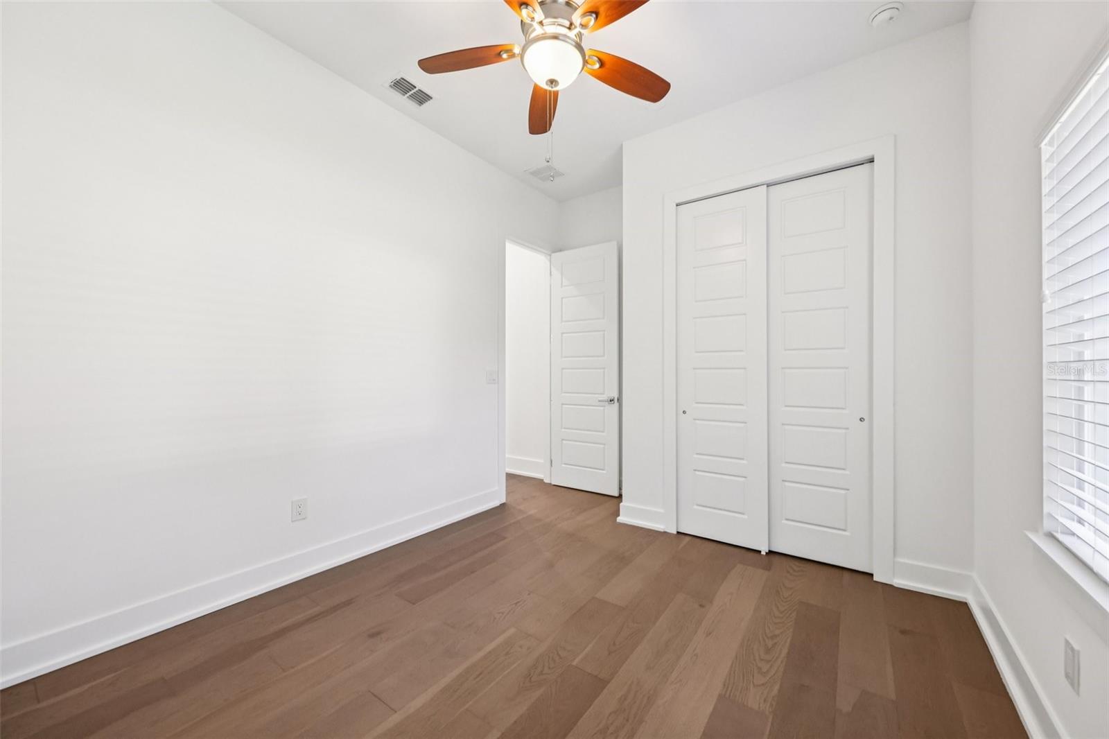 Image 19 of 45 For 2924 Huntington Street