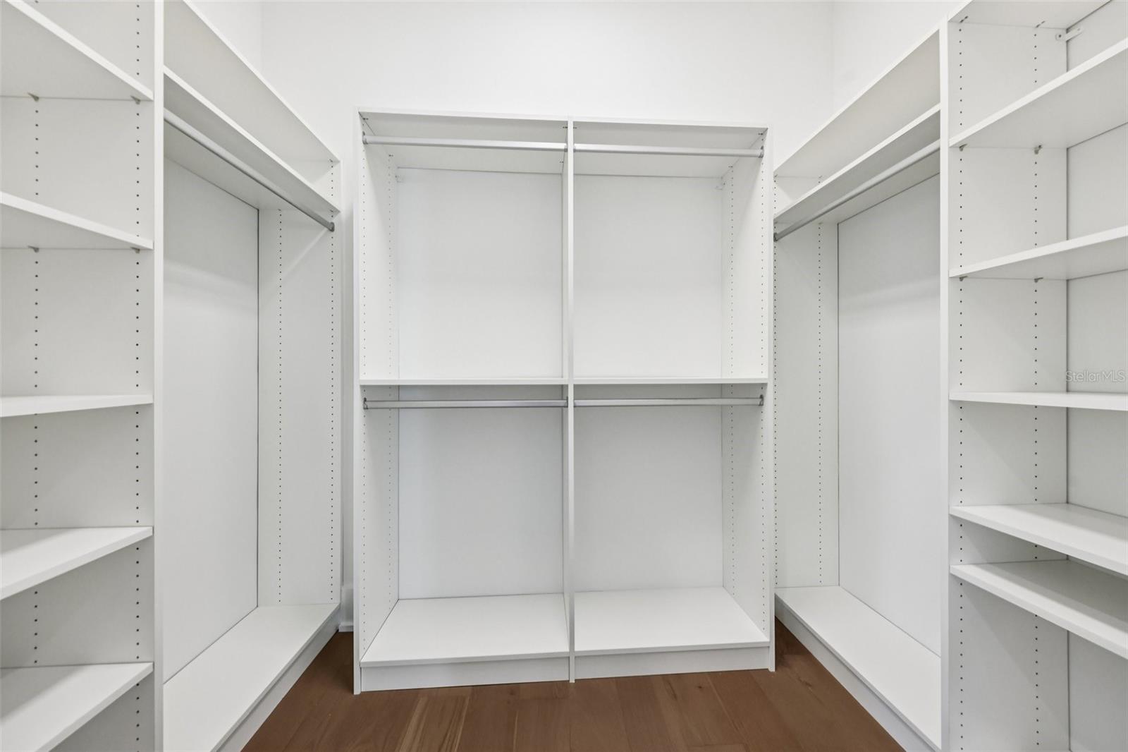 Image 26 of 45 For 2924 Huntington Street