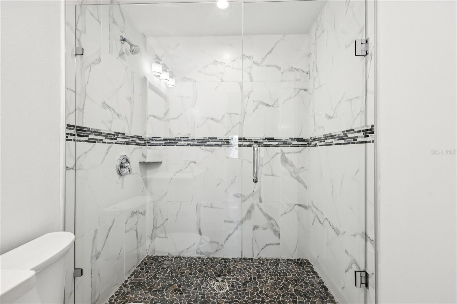 Image 31 of 45 For 2924 Huntington Street