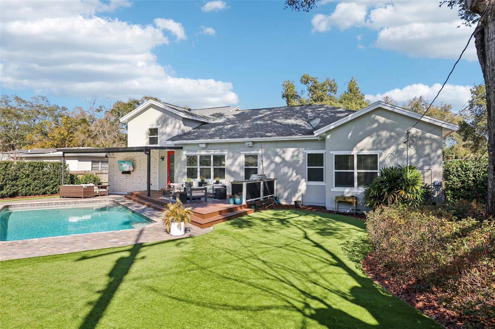 Image 33 of 45 For 2924 Huntington Street