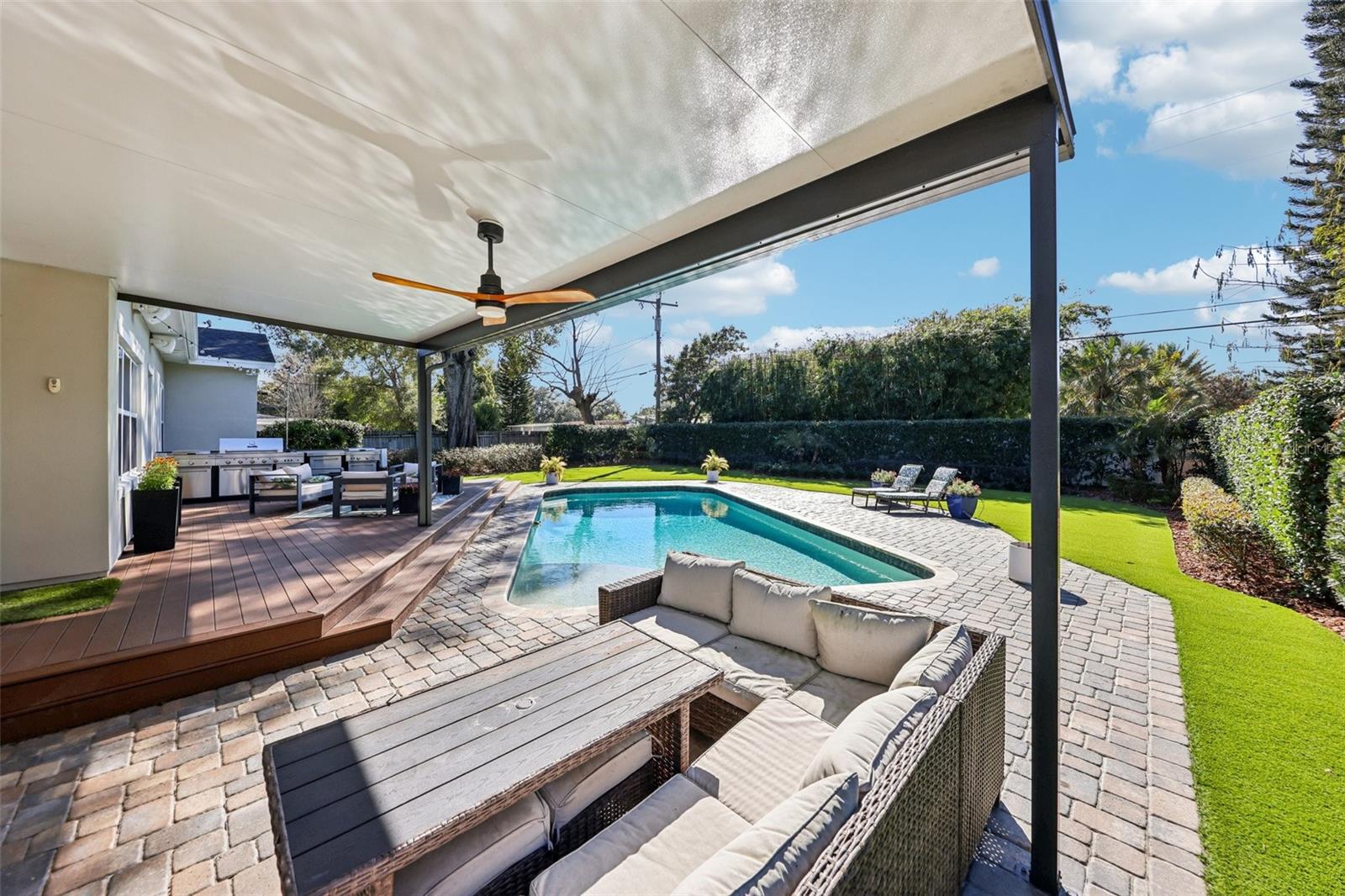 Image 36 of 45 For 2924 Huntington Street