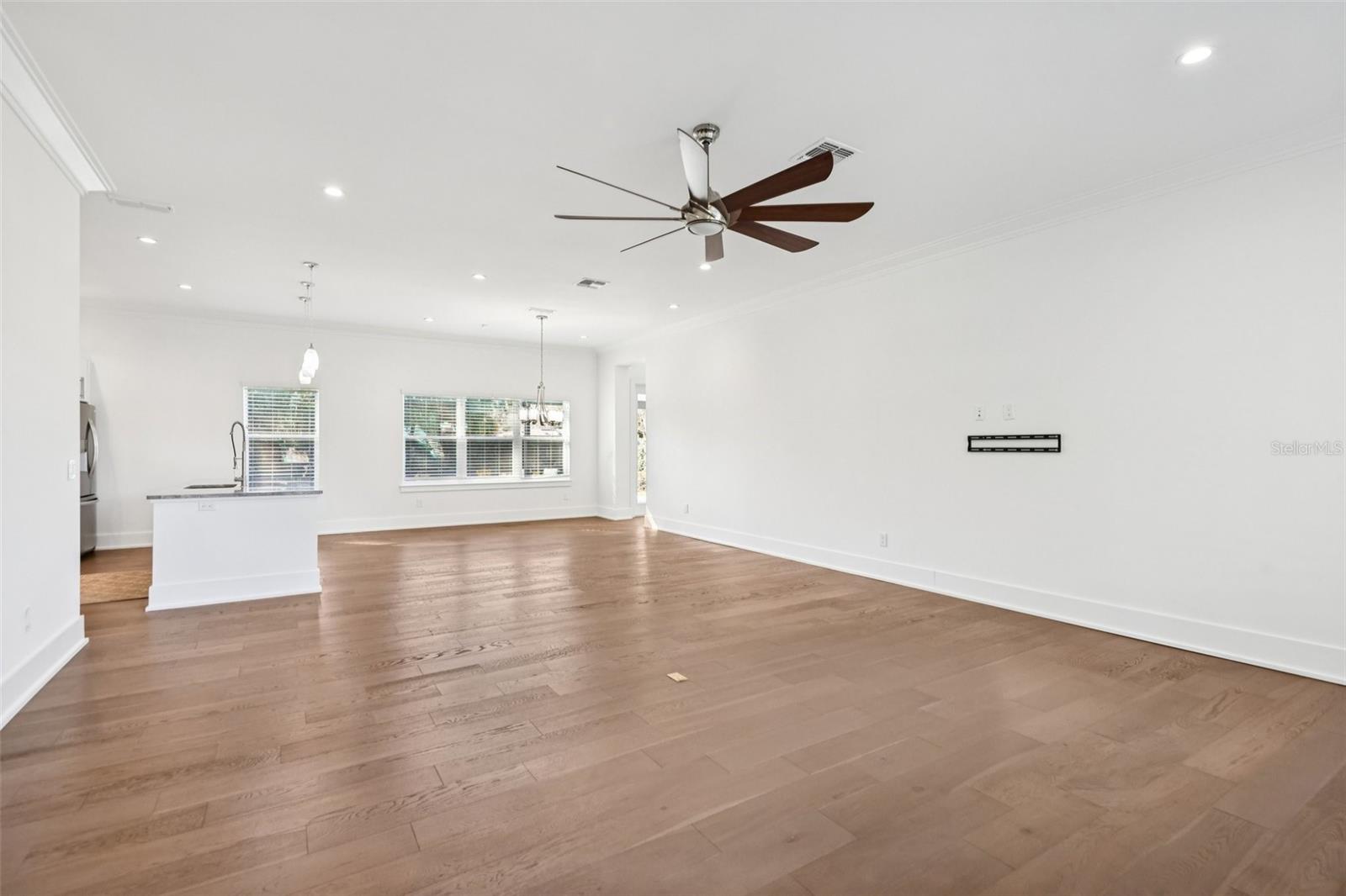 Image 5 of 45 For 2924 Huntington Street