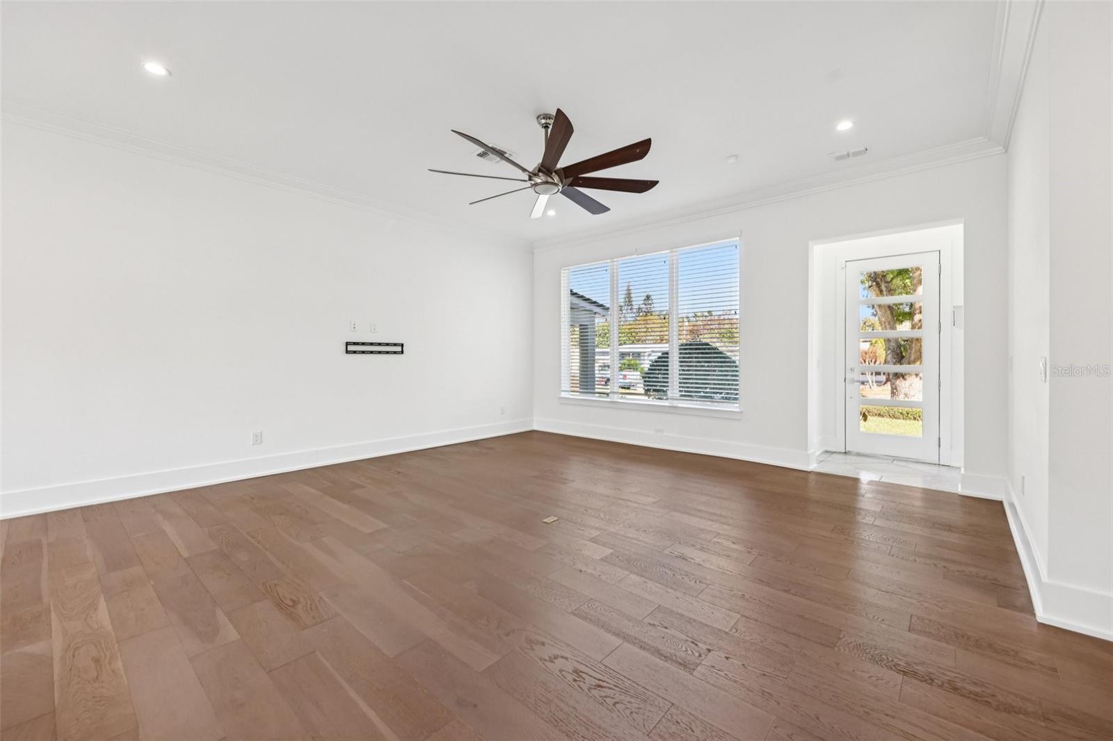 Image 7 of 45 For 2924 Huntington Street