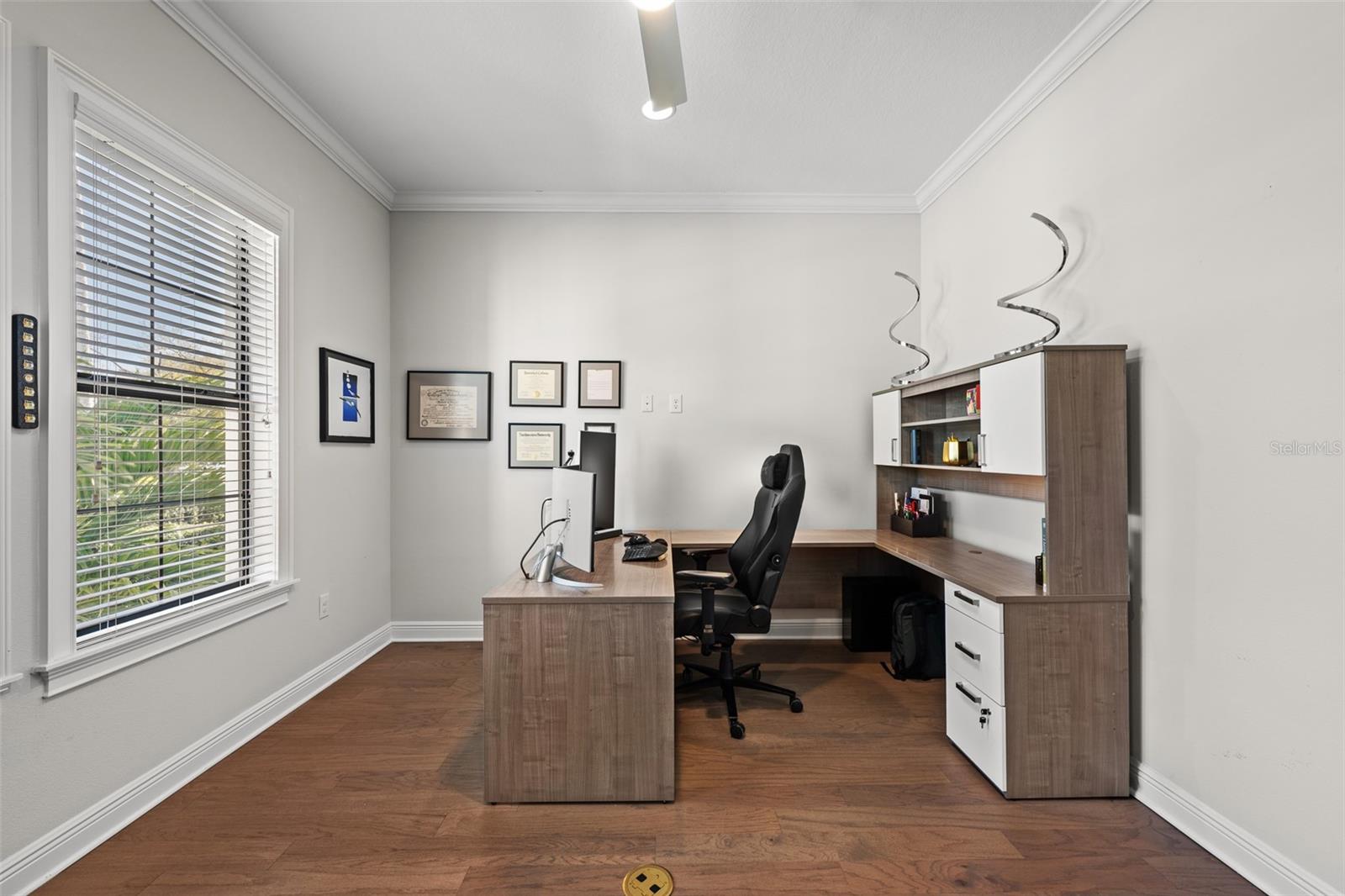 Image 10 of 55 For 478 Bosphorous Avenue