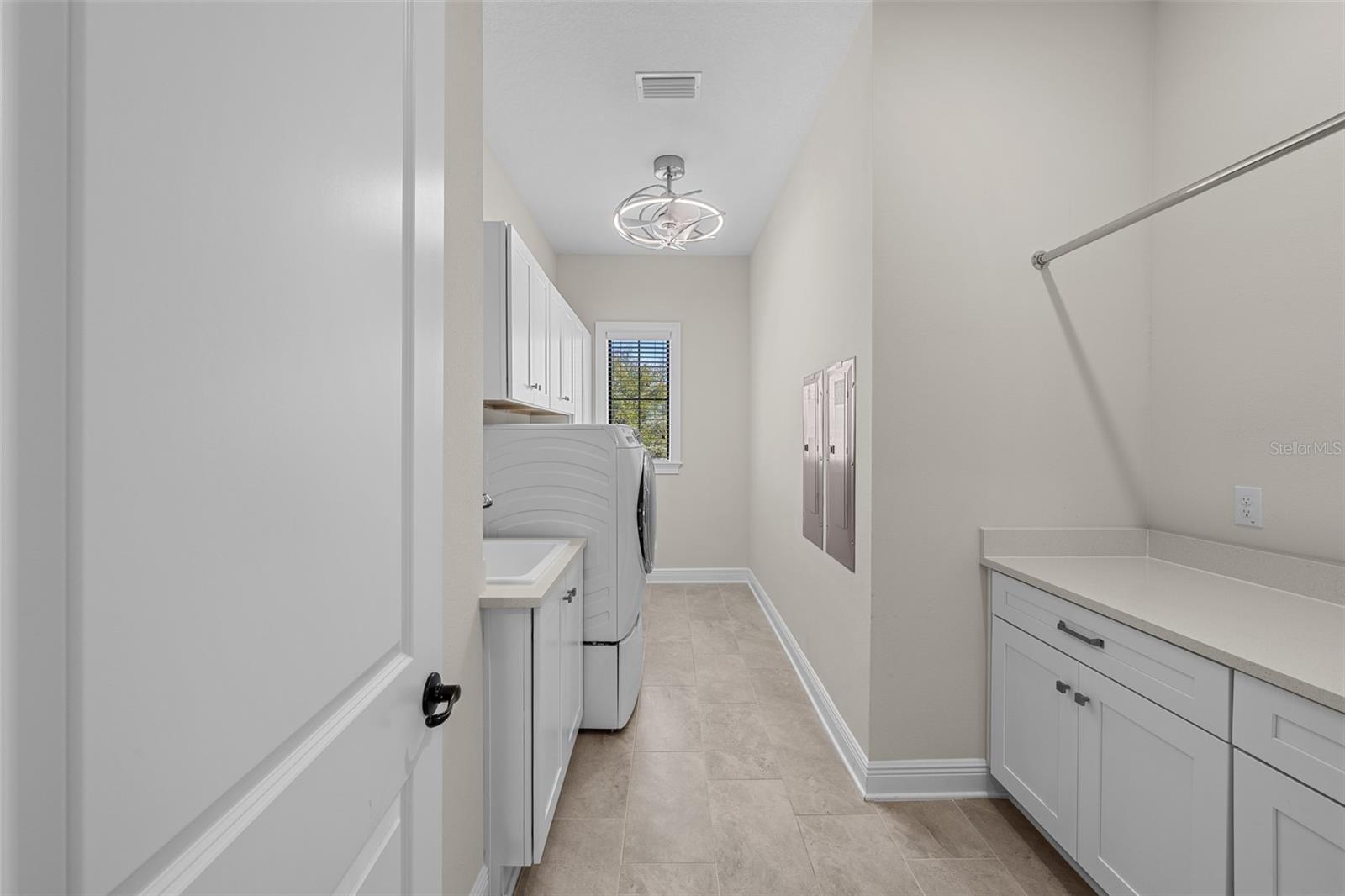 Image 37 of 55 For 478 Bosphorous Avenue