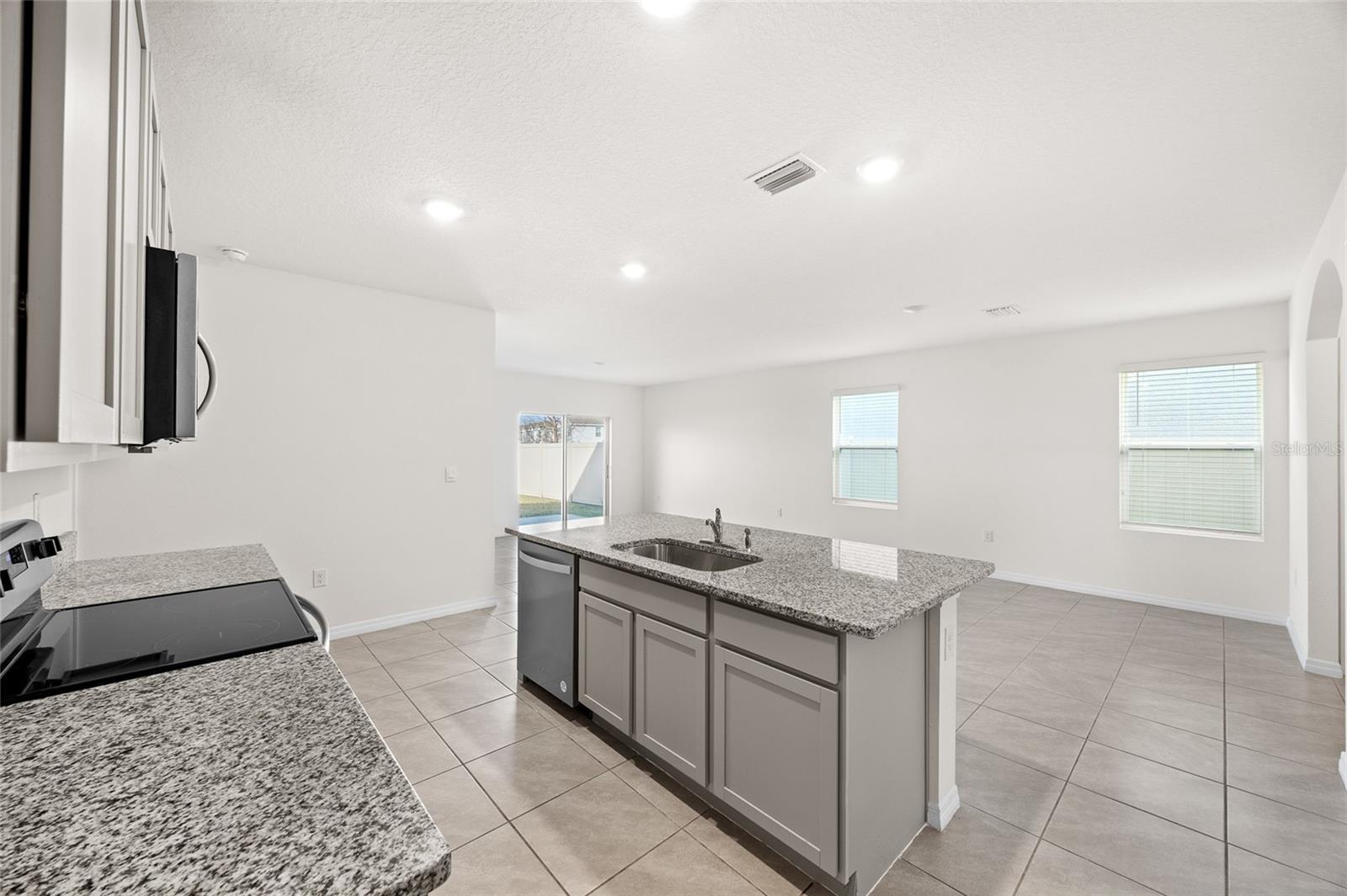 Image 15 of 52 For 9176 Forge Breeze Loop