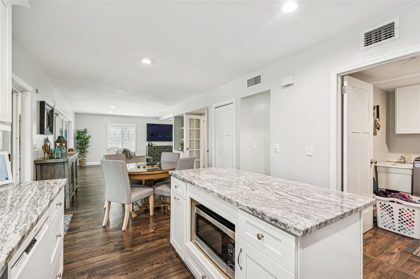 Image 11 of 71 For 11713 Phoenix Circle