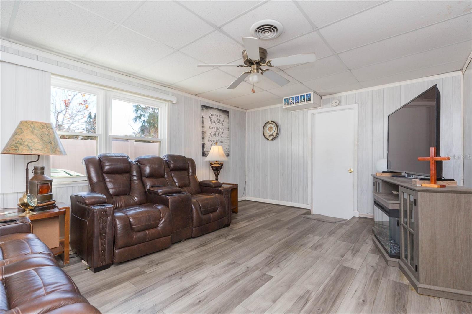 Image 9 of 48 For 4102 Fairview Heights