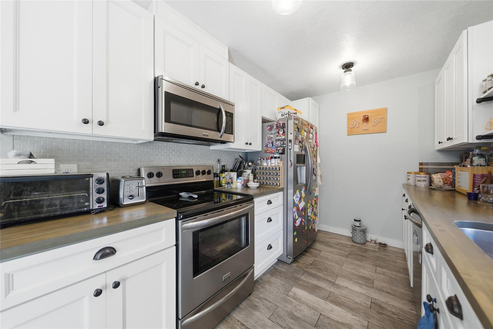 Image 8 of 19 For 2725 Glenview Drive