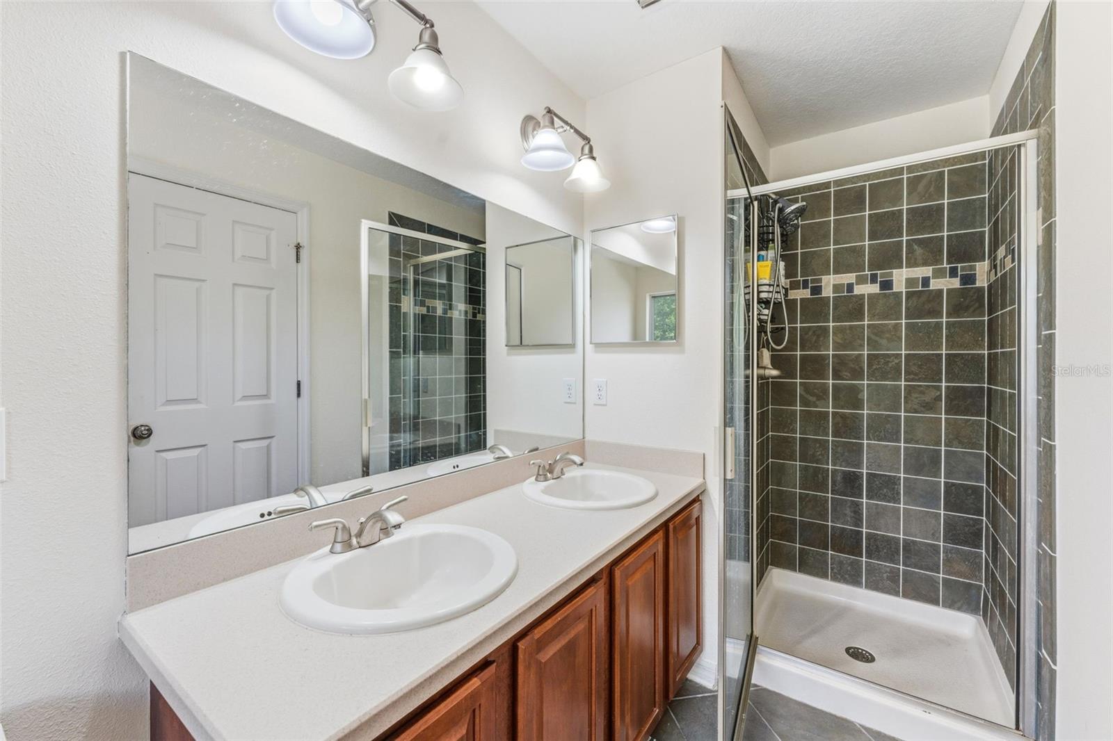 Image 21 of 41 For 11646 Mango Ridge Boulevard