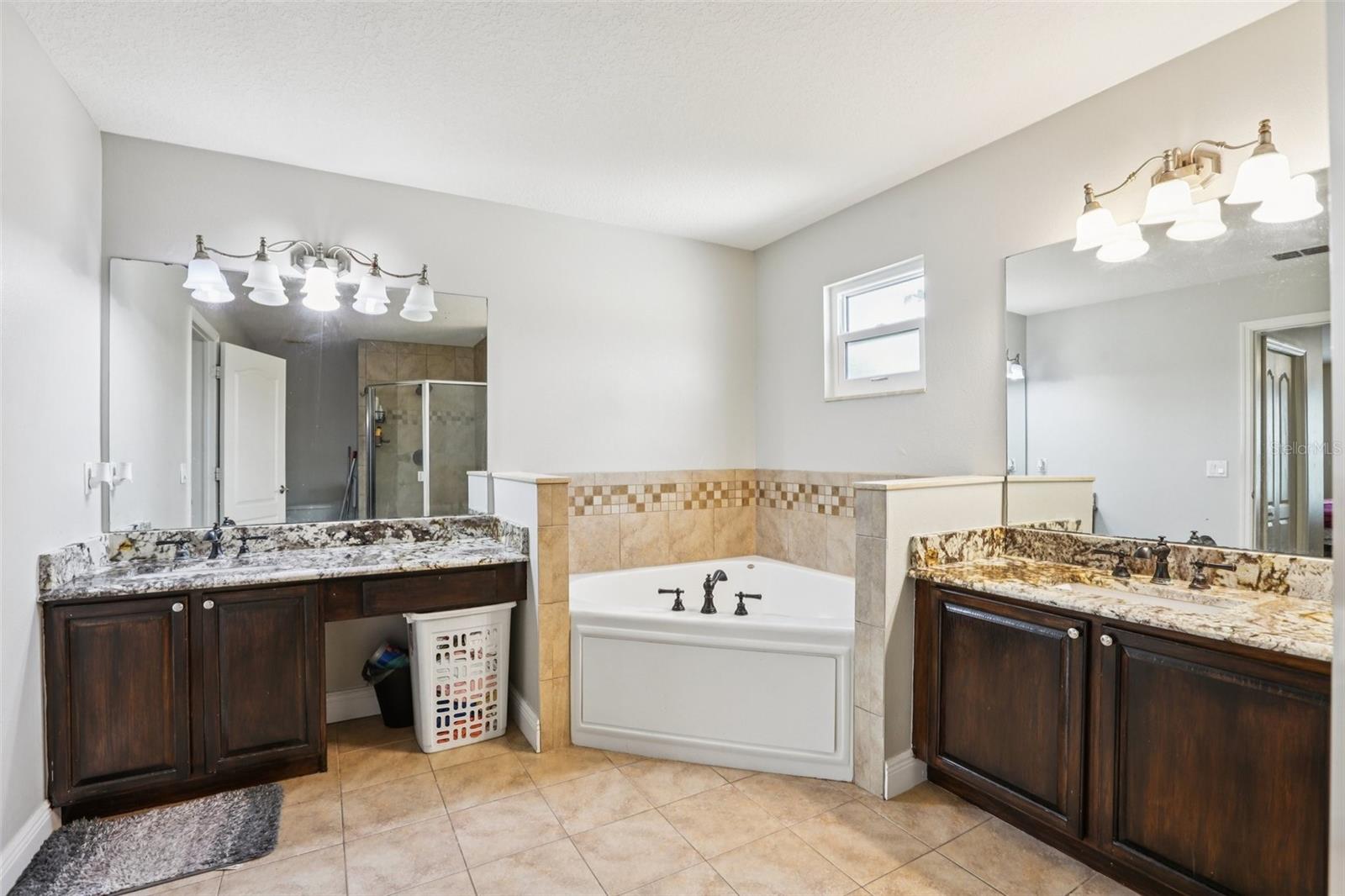 Image 21 of 34 For 20613 Whitewood Way