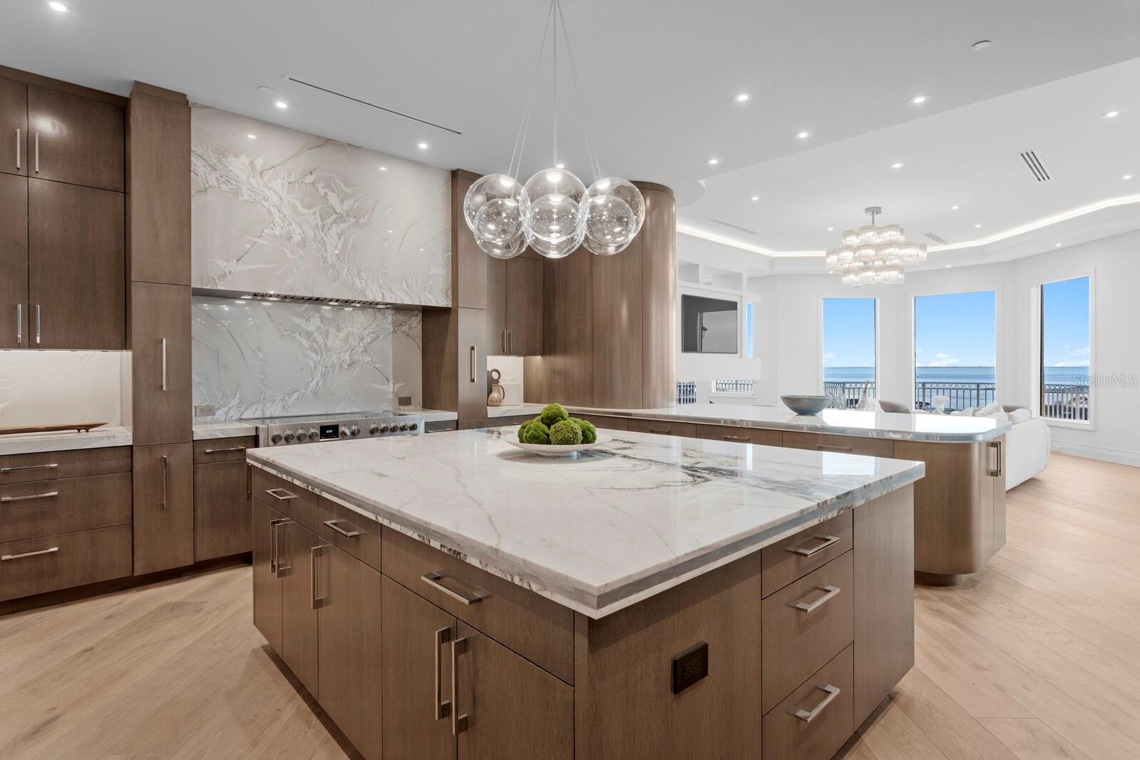 Image 9 of 45 For 555 5th Avenue Ne Ph1