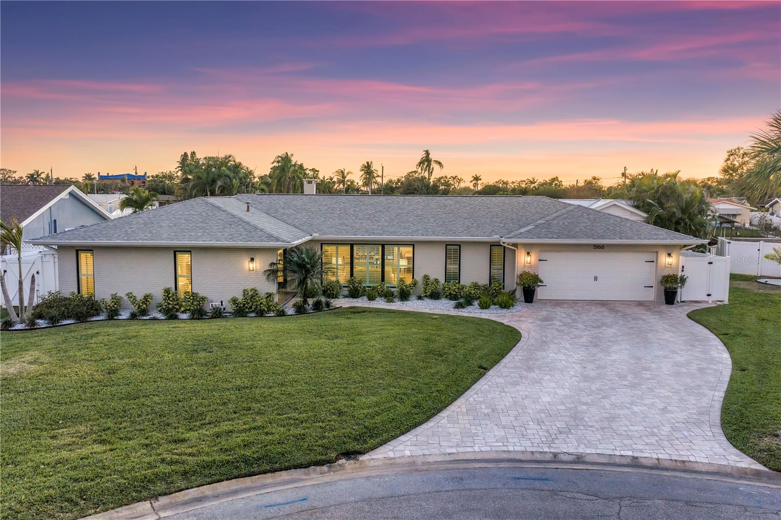 Details for 5166 Horseshoe Place Ne, ST PETERSBURG, FL 33703