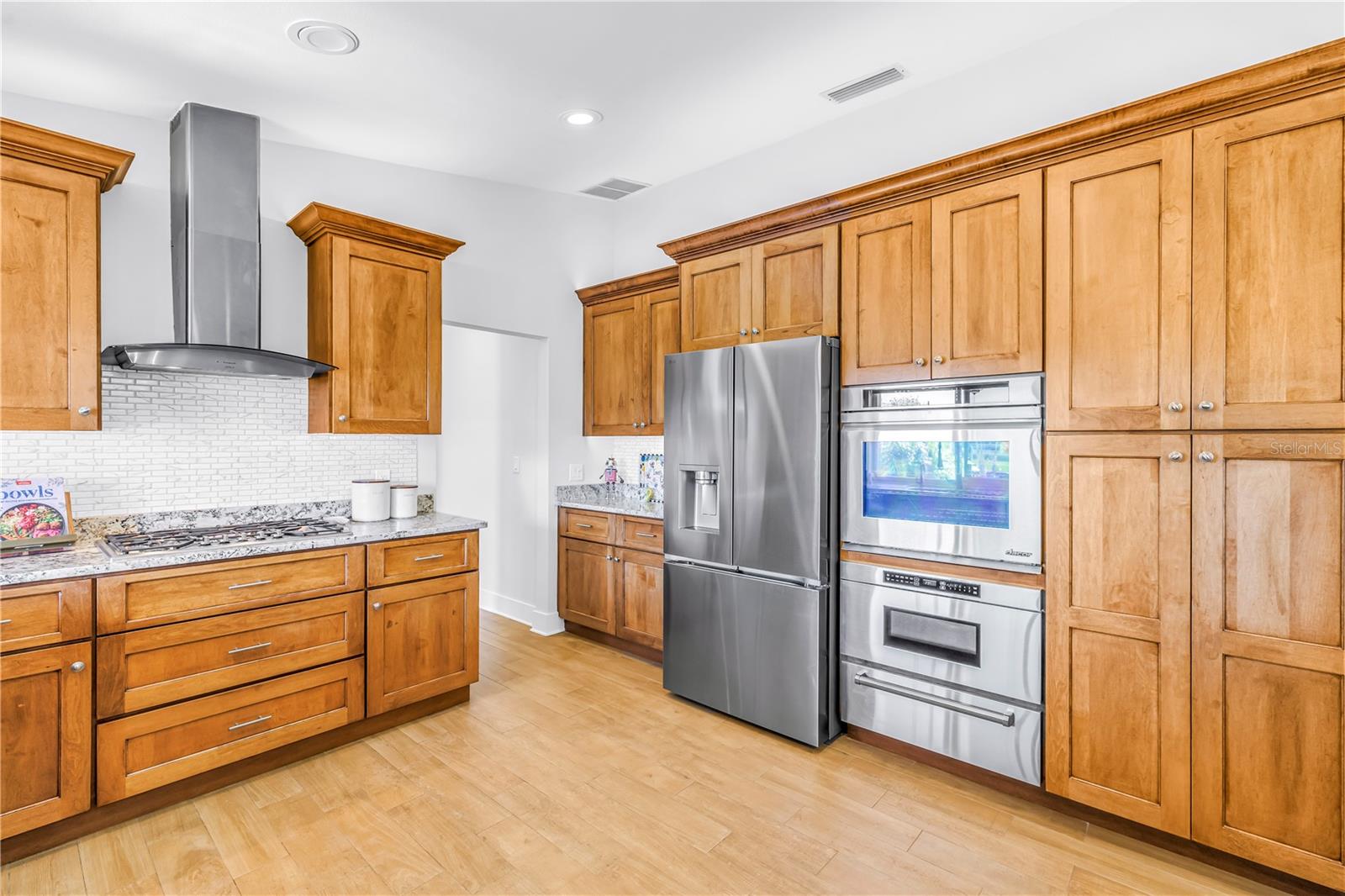 Image 15 of 56 For 5166 Horseshoe Place Ne