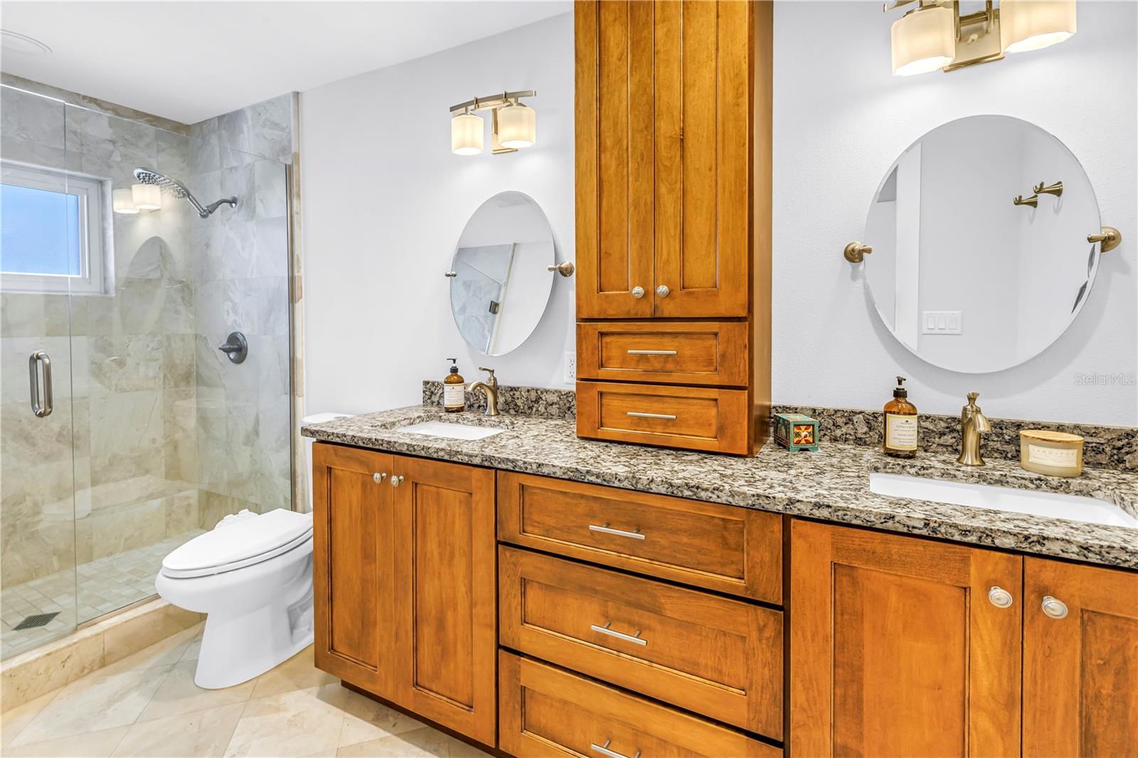 Image 20 of 56 For 5166 Horseshoe Place Ne