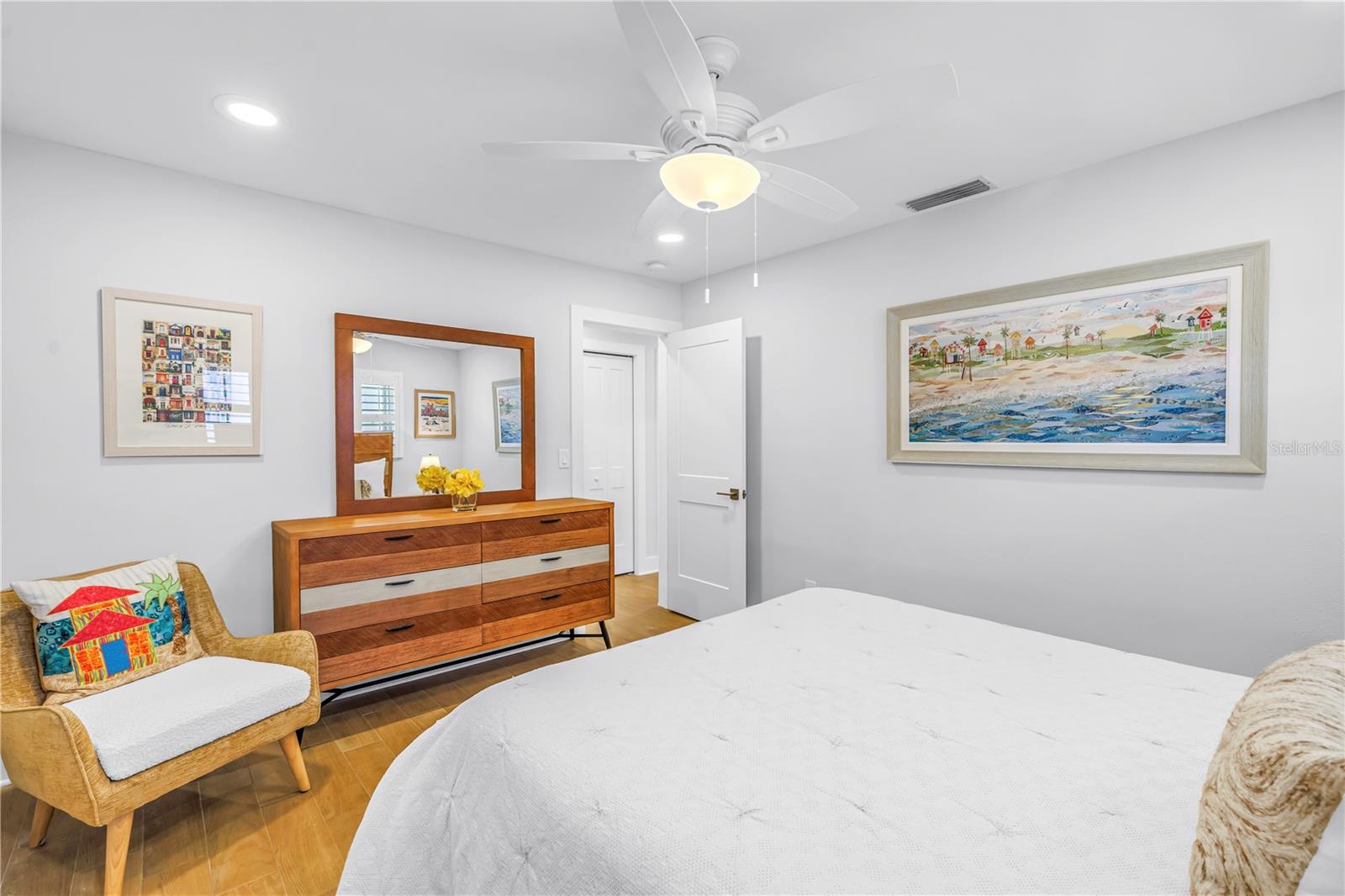 Image 23 of 56 For 5166 Horseshoe Place Ne