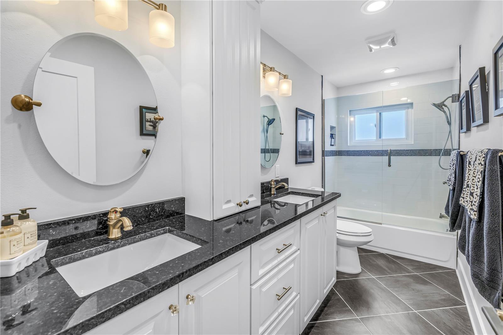 Image 24 of 56 For 5166 Horseshoe Place Ne