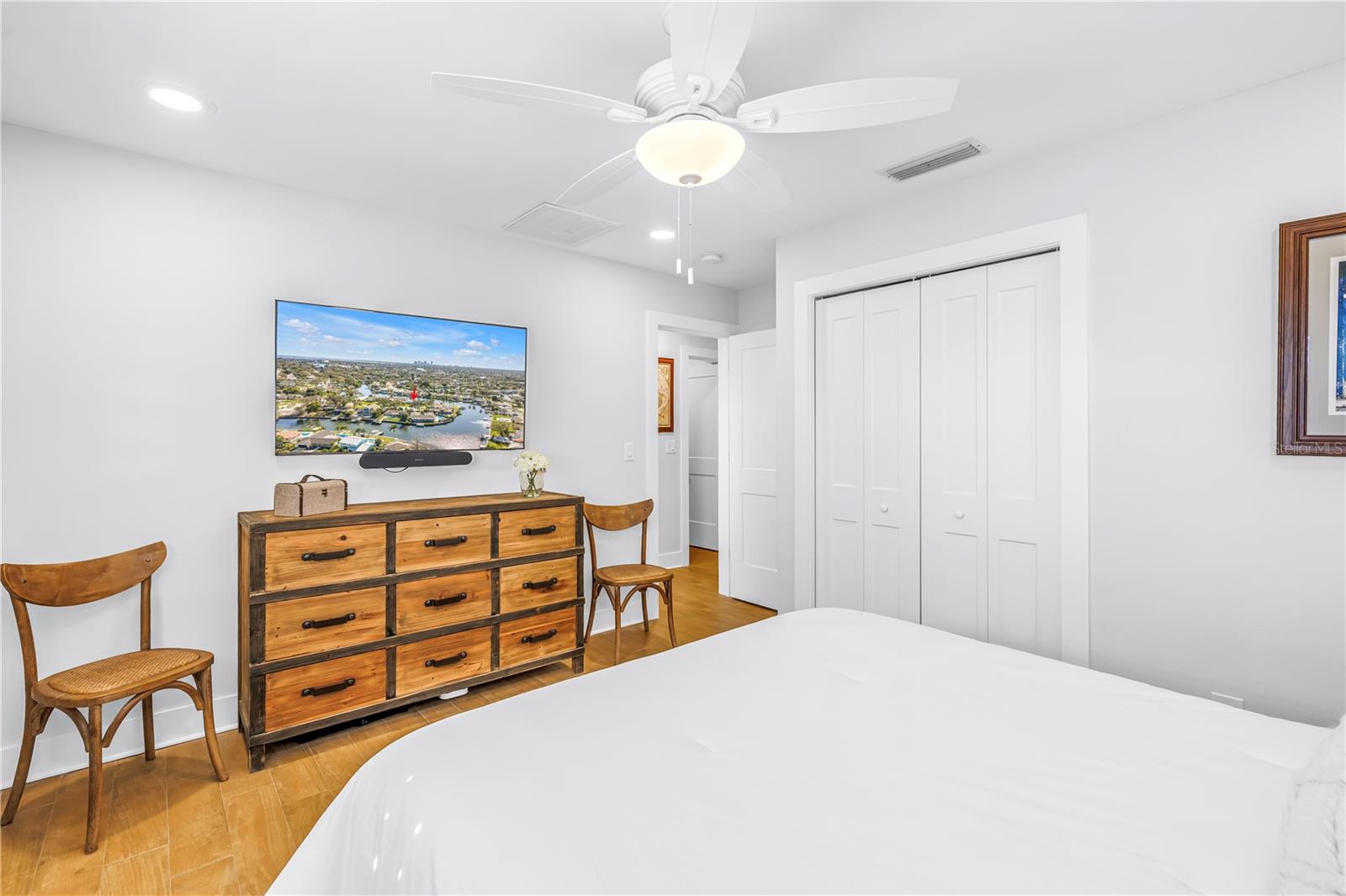 Image 26 of 56 For 5166 Horseshoe Place Ne