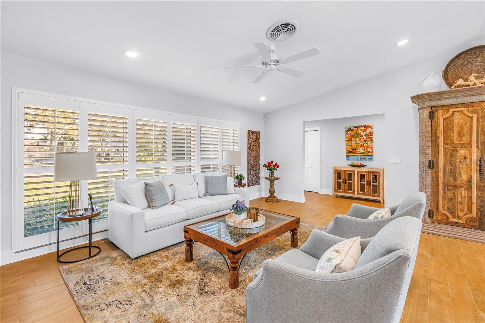 Image 7 of 56 For 5166 Horseshoe Place Ne