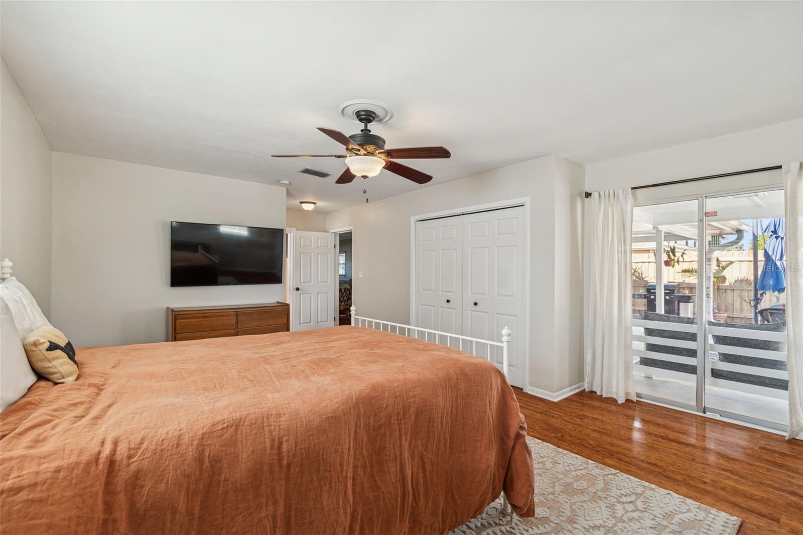 Image 23 of 41 For 805 Lincoln Avenue