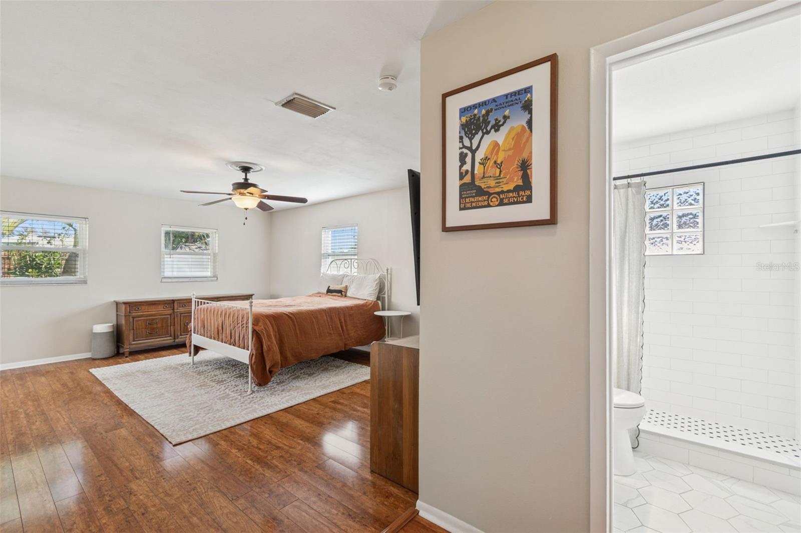 Image 24 of 41 For 805 Lincoln Avenue