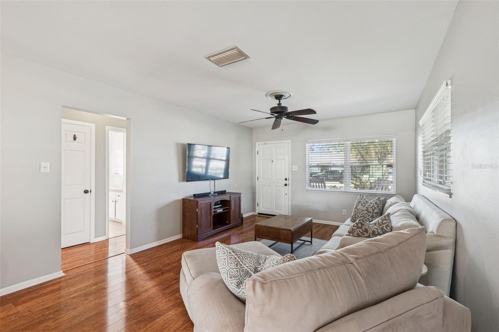 Image 30 of 41 For 805 Lincoln Avenue