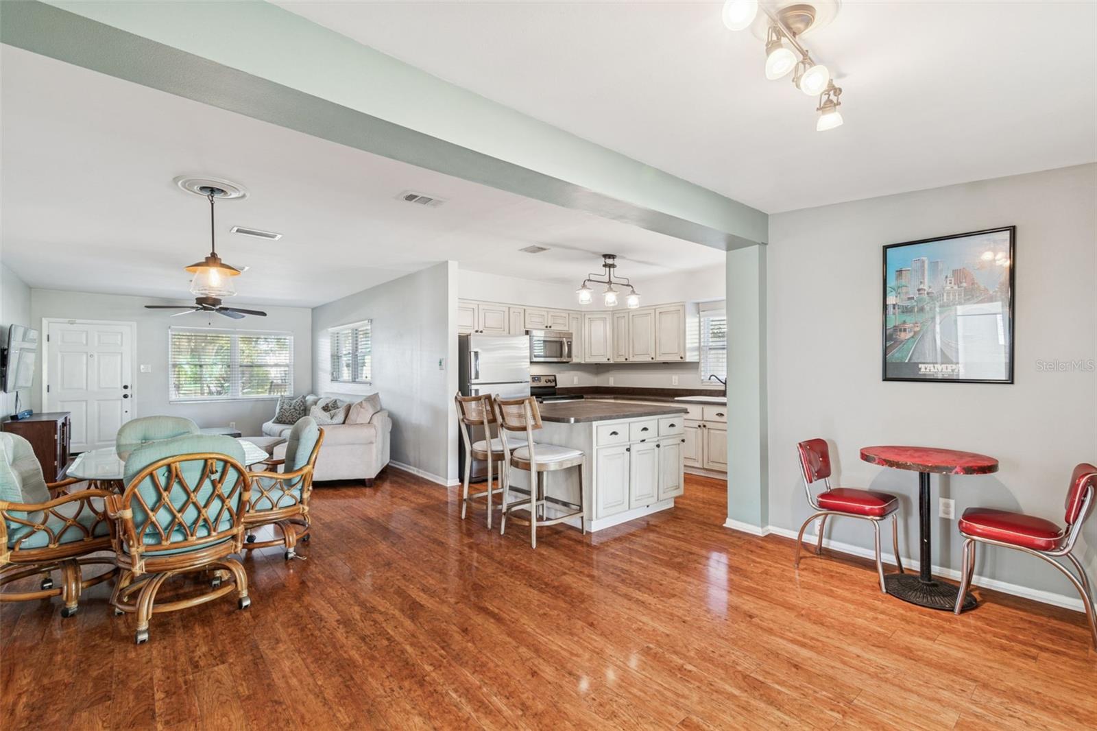 Image 32 of 41 For 805 Lincoln Avenue