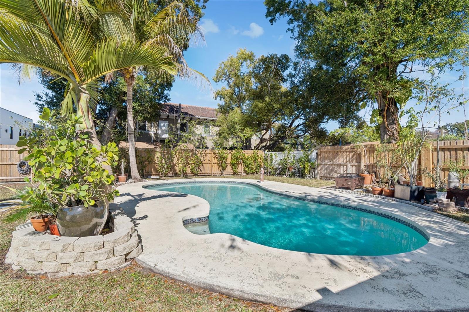 Image 33 of 41 For 805 Lincoln Avenue