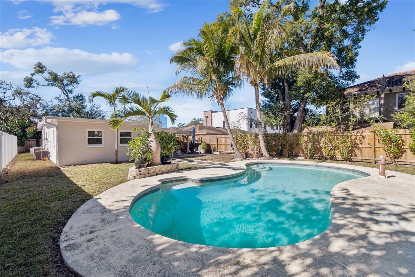 Image 34 of 41 For 805 Lincoln Avenue