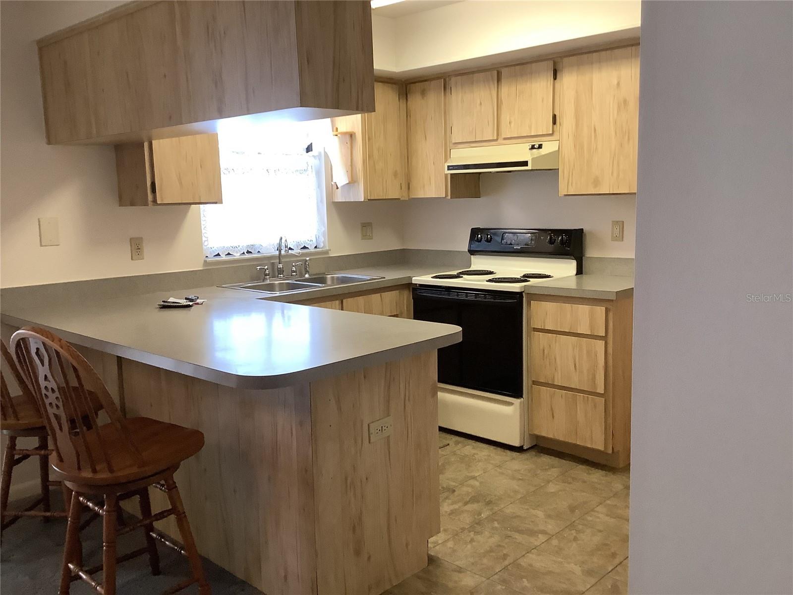 Image 11 of 36 For 7170 Lexington Circle