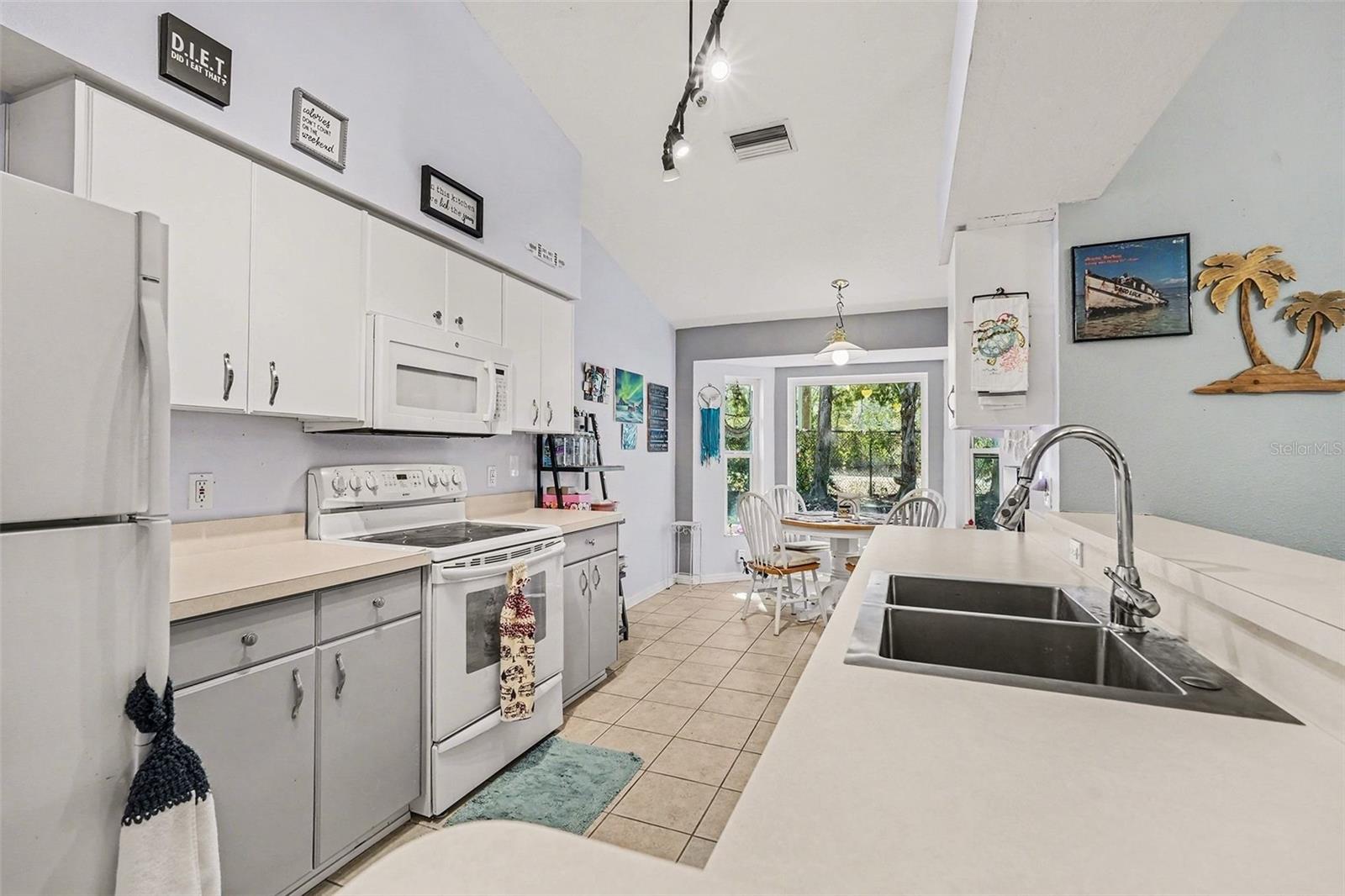 Image 4 of 30 For 11220 Hollander Avenue