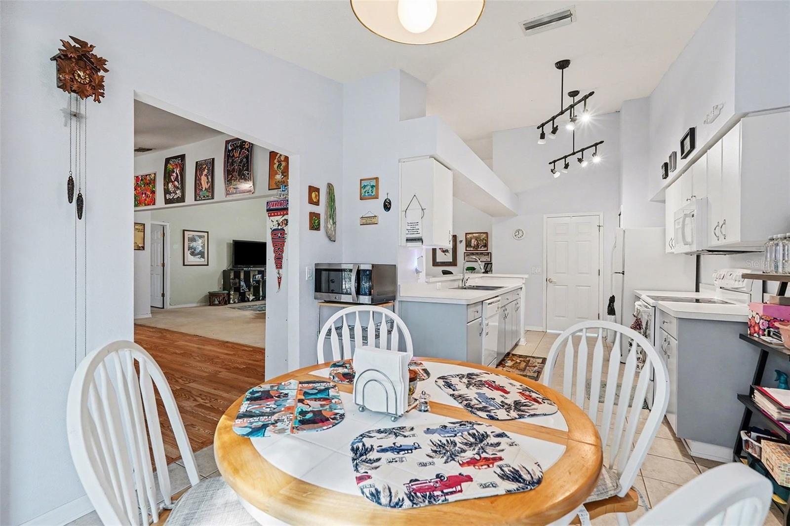 Image 6 of 30 For 11220 Hollander Avenue