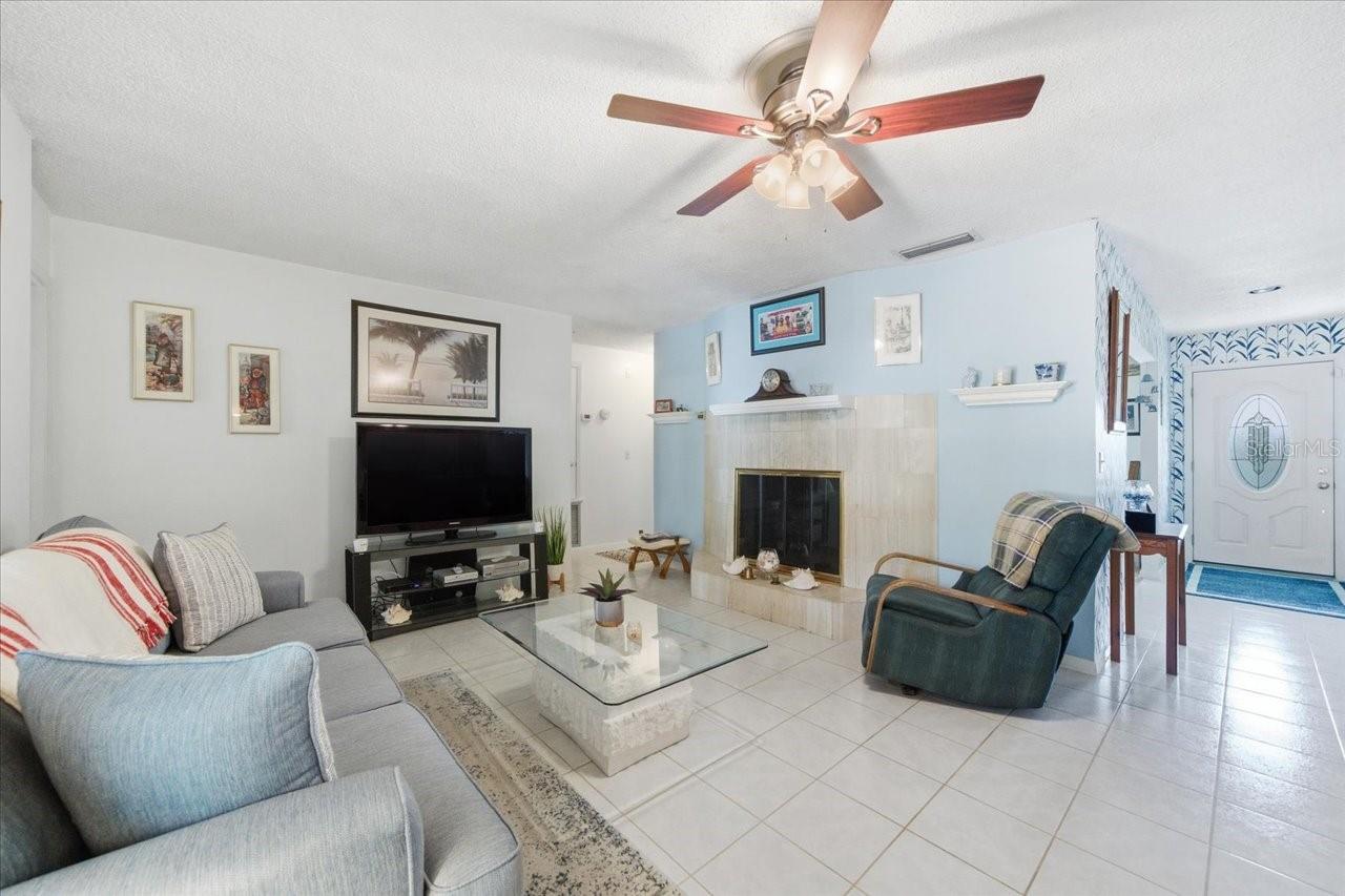 Image 12 of 48 For 4703 Roseberry Lane