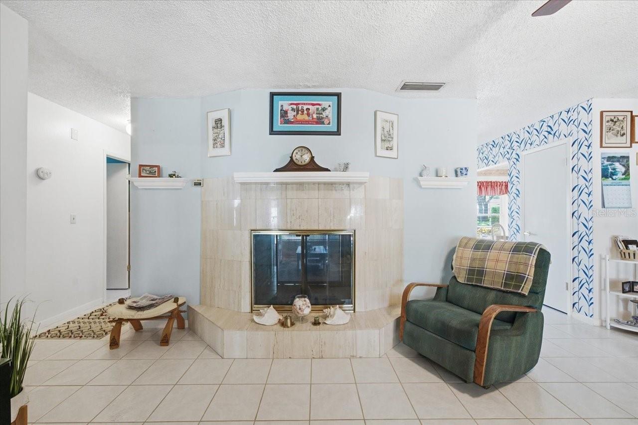 Image 15 of 48 For 4703 Roseberry Lane