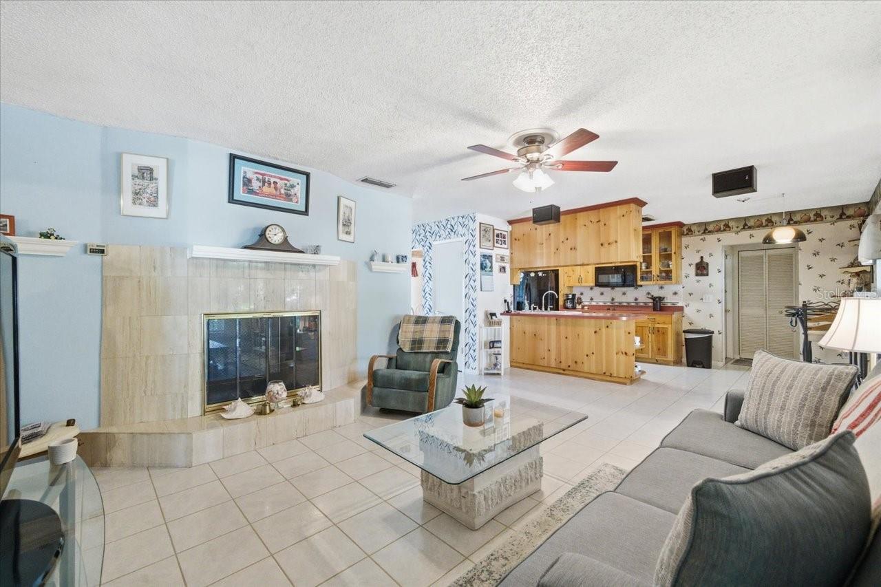 Image 17 of 48 For 4703 Roseberry Lane