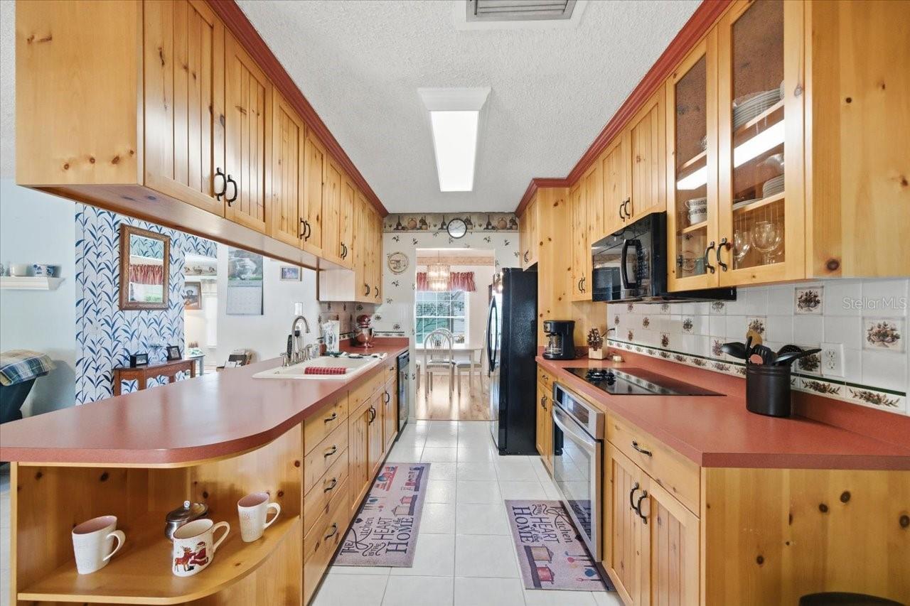 Image 18 of 48 For 4703 Roseberry Lane