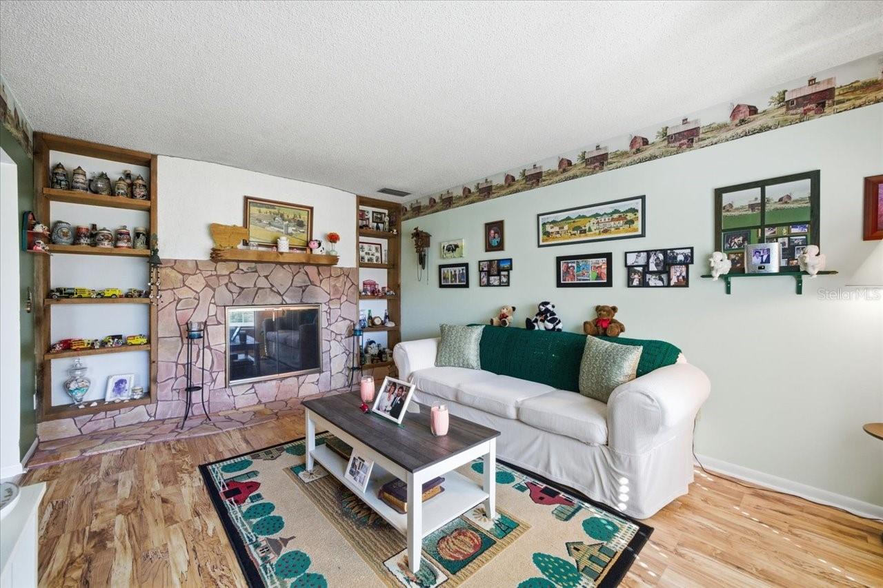 Image 7 of 48 For 4703 Roseberry Lane