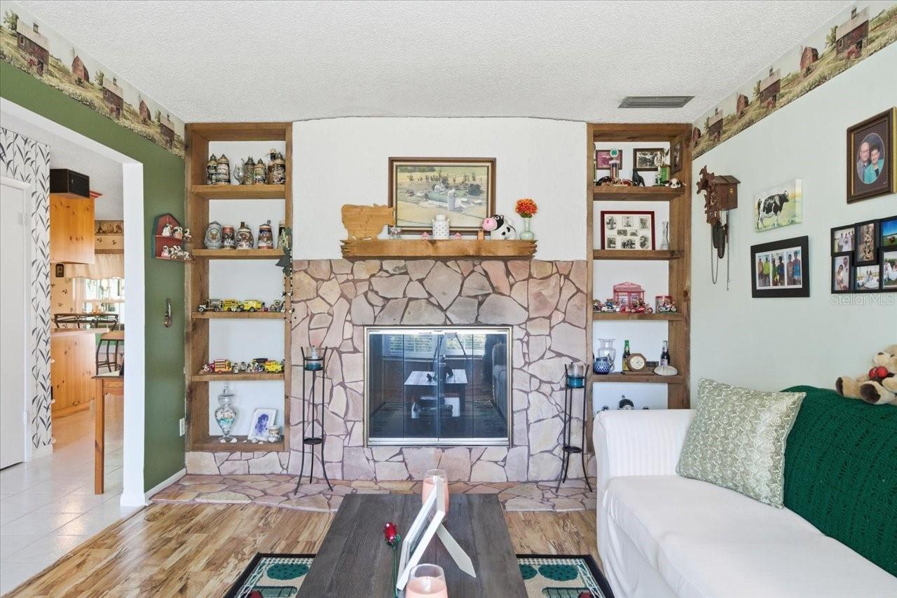 Image 8 of 48 For 4703 Roseberry Lane