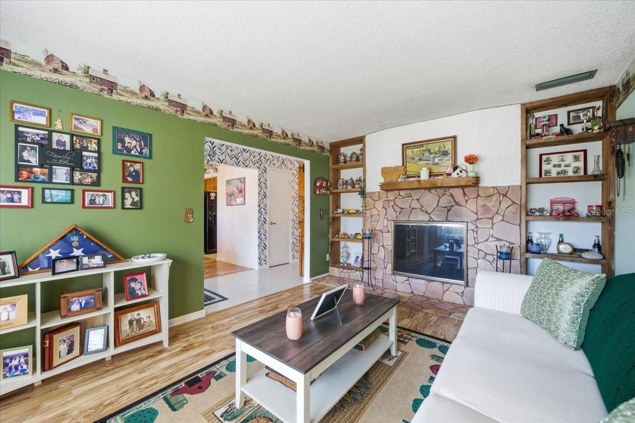 Image 9 of 48 For 4703 Roseberry Lane