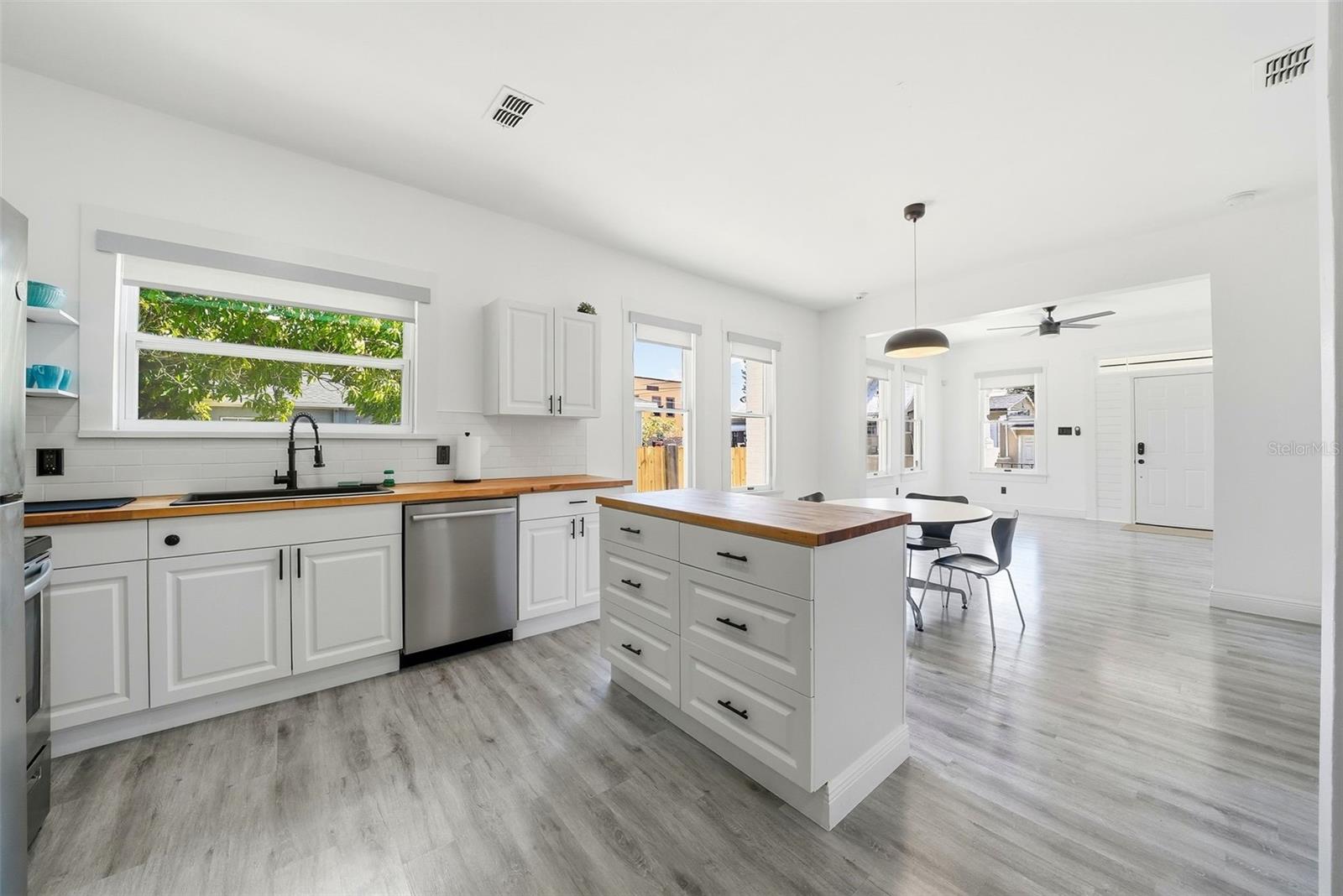 Image 10 of 28 For 1024 19th Avenue